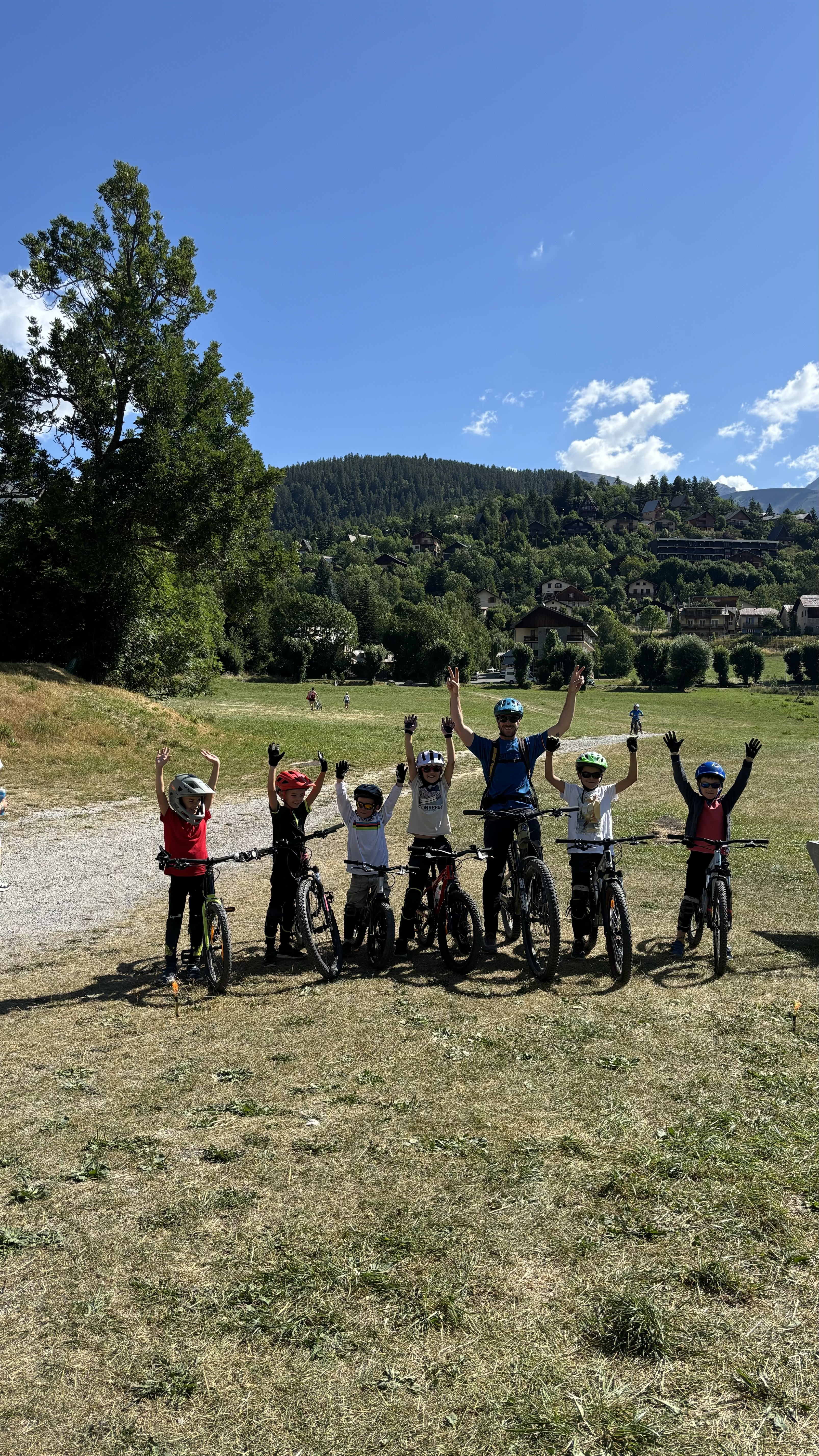 Enfants en stage VTT encadré au Val d'Allos